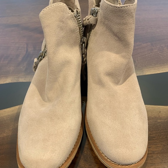 Dolce Vita Suede ankle booties - Picture 3 of 5